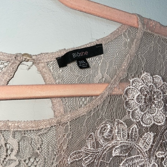 BLĀSHE lace Jumpsuit - Picture 4 of 13